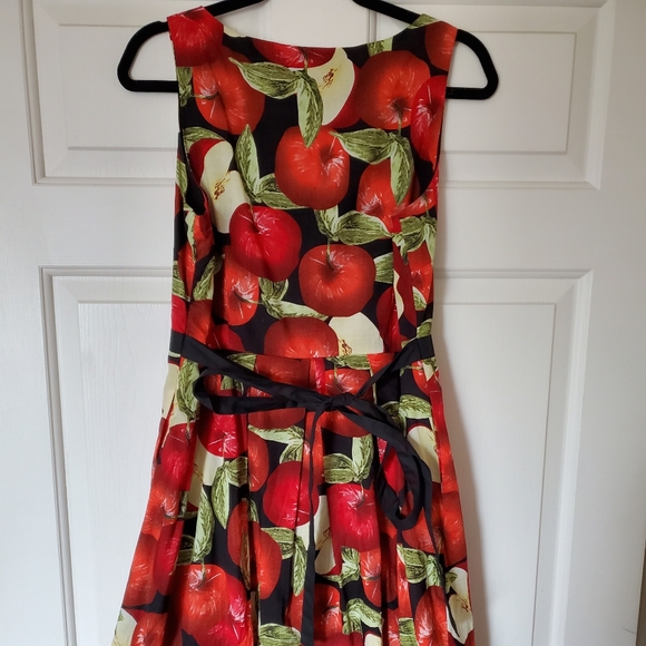 APPLE DRESS IN BLACK/RED - Picture 6 of 7